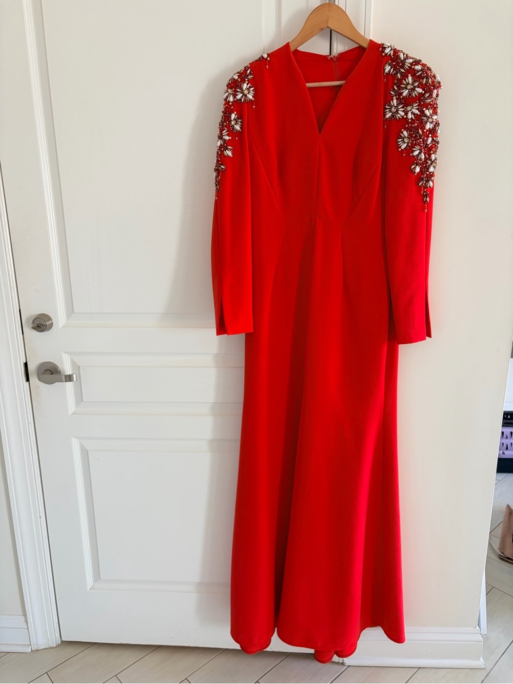JENNY PACKHAM SIZE 8 RED EMBELLISHED GOWN